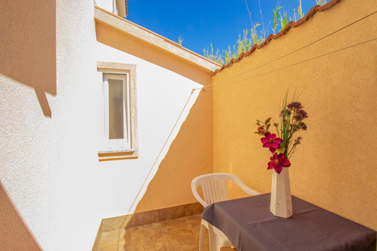 Apartments Galapagus privat beach&boat dock Metajna Extérieur photo