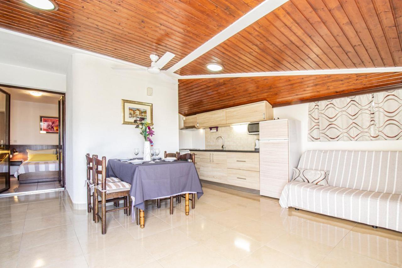 Apartments Galapagus privat beach&boat dock Metajna Extérieur photo